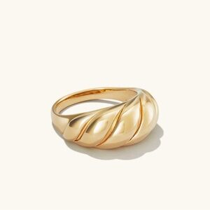 Mejuri Croissant Dome Ring size 6